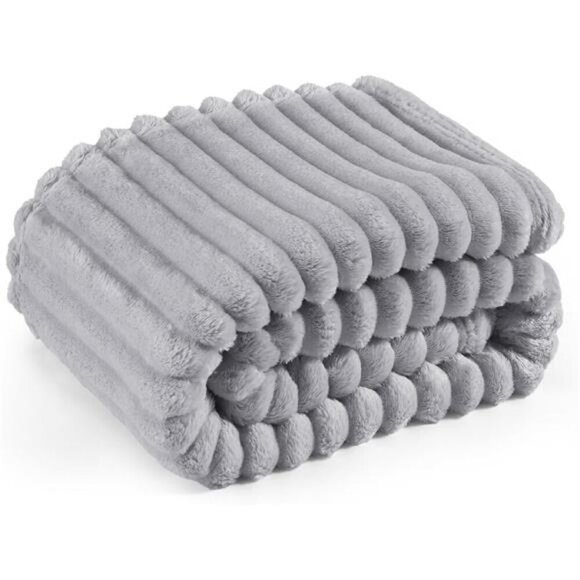 Bedsure Throw Blanket Super Soft Cozy Fleece for Couch Bed Light Grey 50x60 Inch - Picture 1 of 7